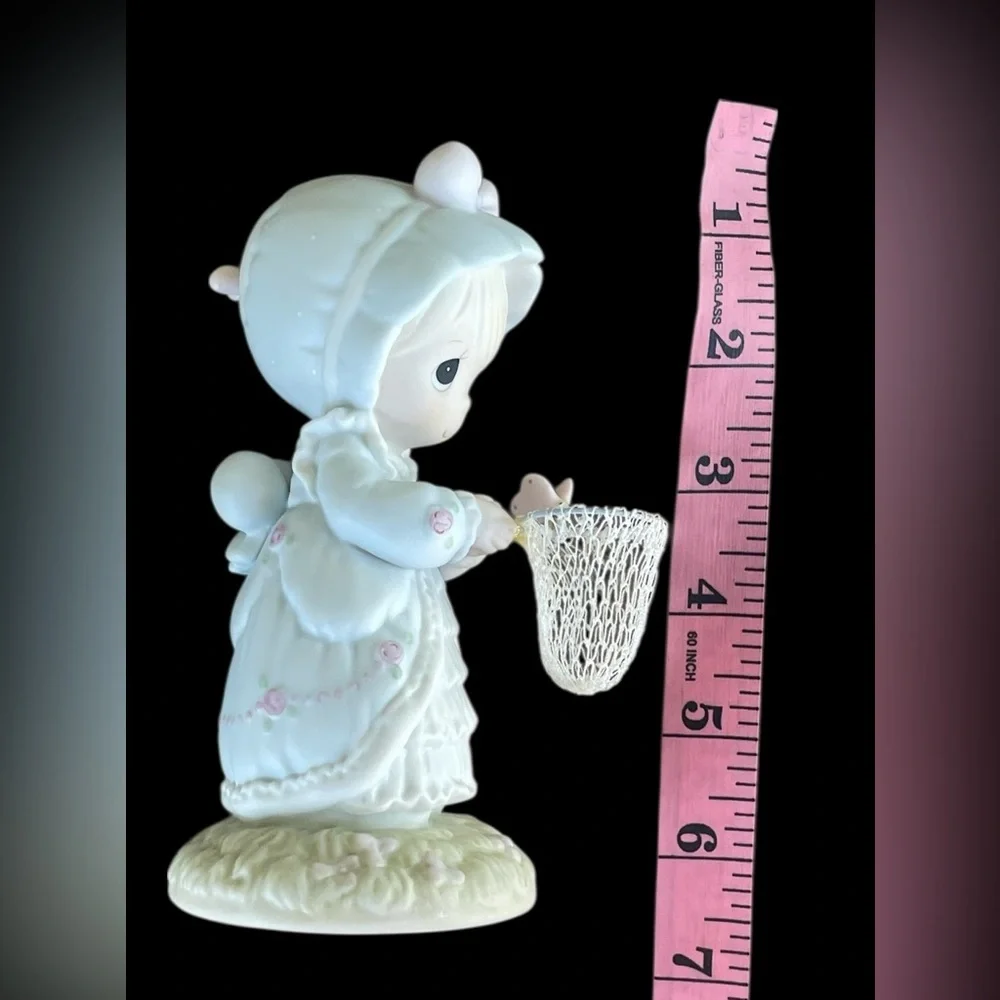 Precious Moments Figurine - Picture 7 of 10